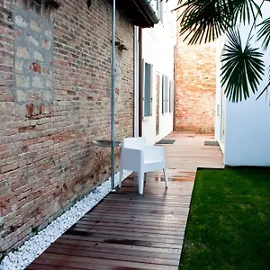 https://legrenzi-rooms.hotelinveneto.com