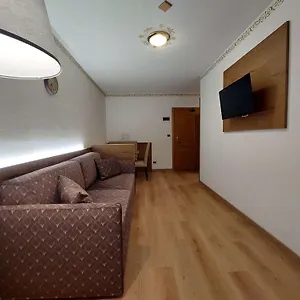 https://hotel-pineta-wellness-spa-rocca-pietore.hotelinveneto.com
